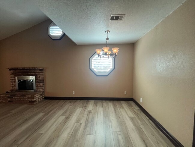 Building Photo - Spacious 4bed 2bath home in Elverta!