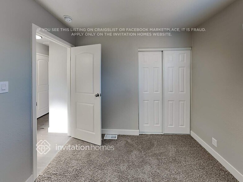 Building Photo - 10437 Reymouth Ave