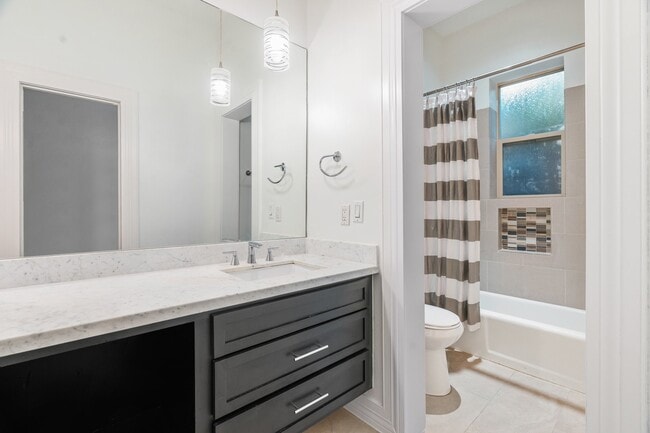 Building Photo - 5602 San Felipe St