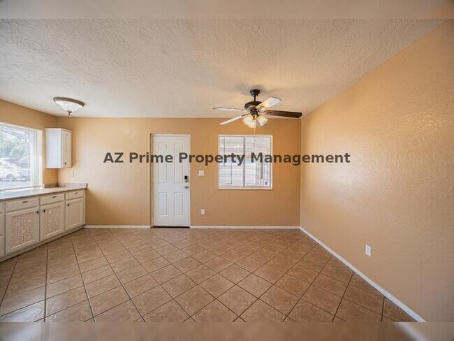Building Photo - 2130 W Cortez St