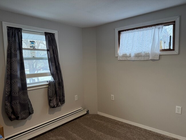 Building Photo - Charming Character Home with Screened Porch & Main Floor Laundry in North Branch