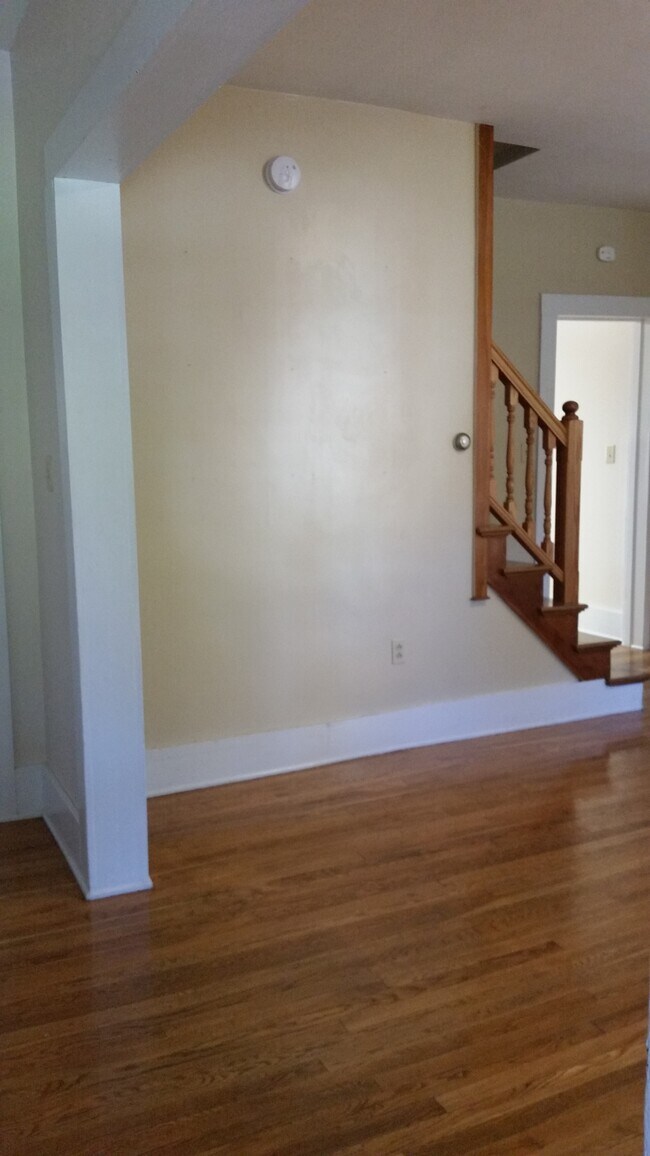 Living room - 720 W 3rd St