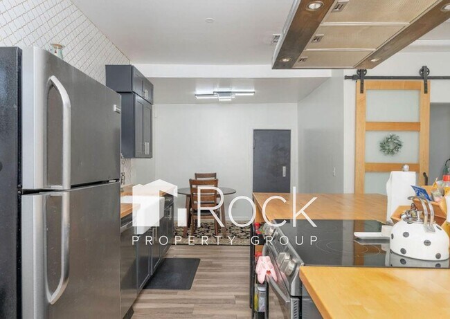 Building Photo - Contemporary 2 Bedroom plus Office/Bonus Room with Loft near Uptown and Plaza Districts   ~One Mo...