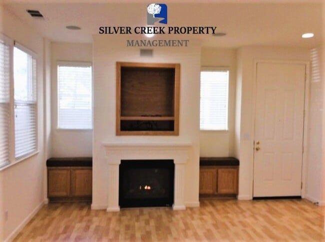 Building Photo - Dublin Townhouse with Solar!  3 Bed 2.5 Ba...