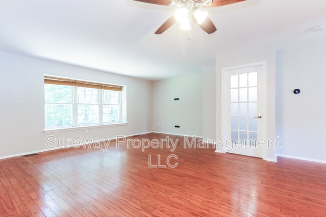Building Photo - 166 Camber Ln