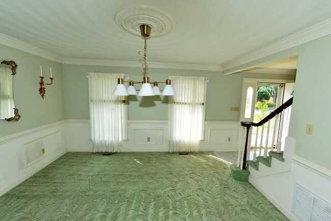Building Photo - Custom Built brick Manor close to airport ...