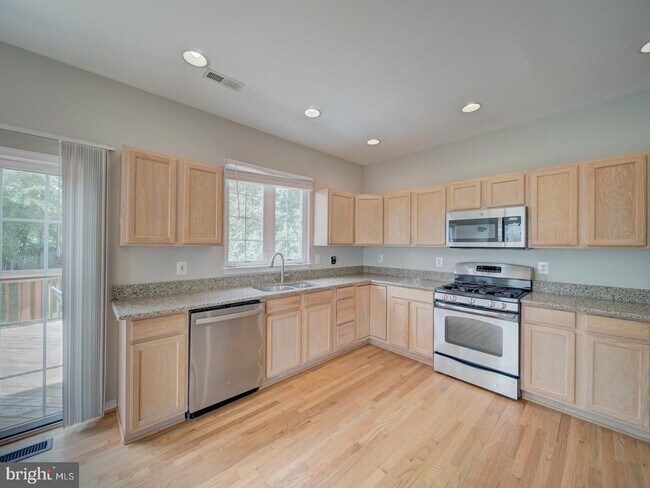 Building Photo - 6311 Hot Spring Ln