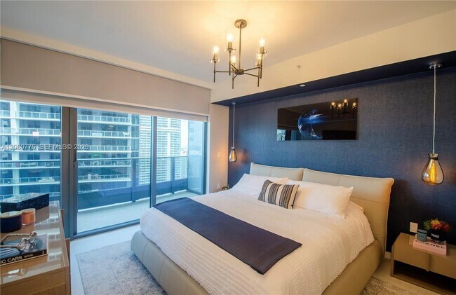 Building Photo - 1000 Brickell Plaza