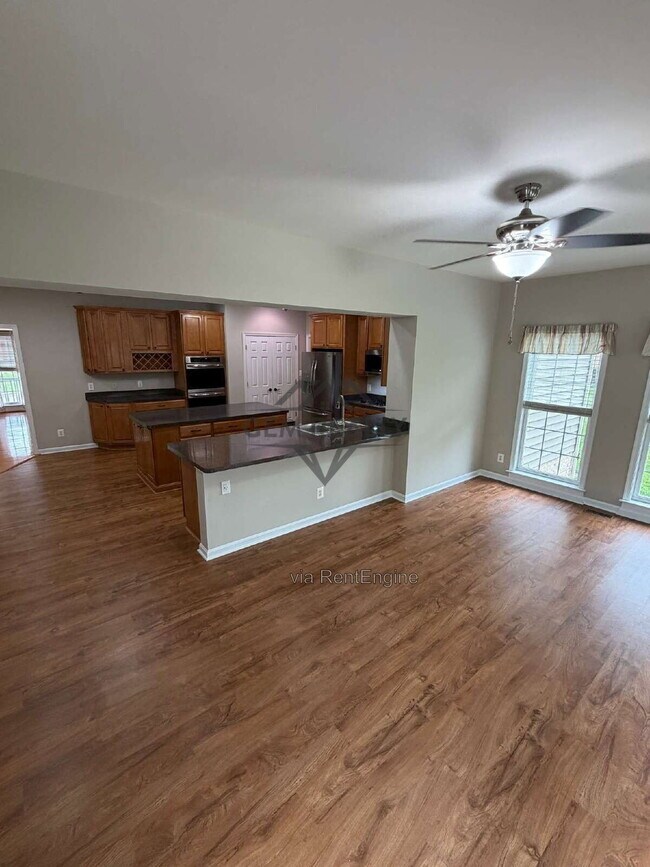 Building Photo - 10410 Silver Creek Ct