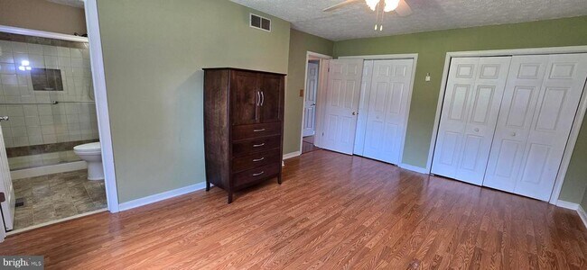Building Photo - 1526 Palm Ct