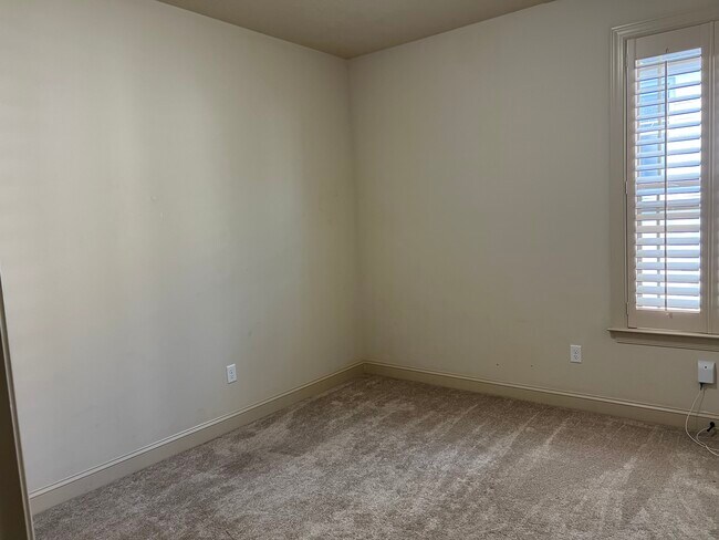 Building Photo - 3234 Championship Dr