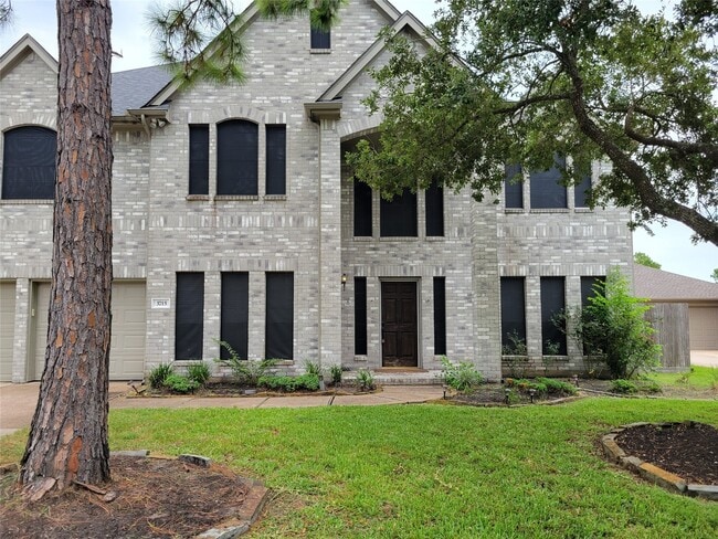 Primary Photo - 3715 Pinehurst Dr