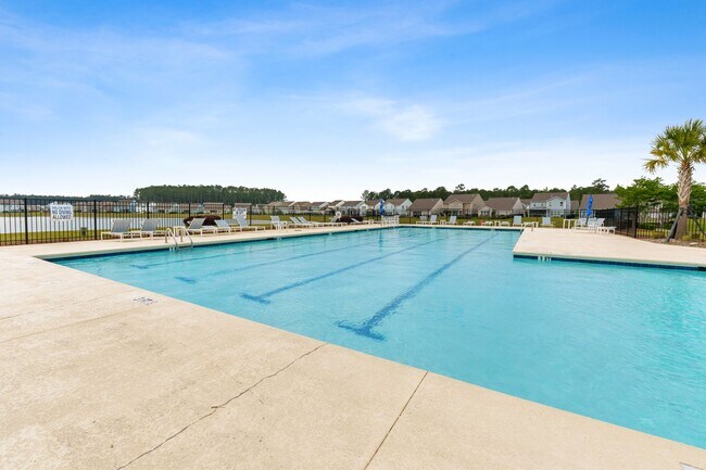 Building Photo - Easy Living in North Creek Village!