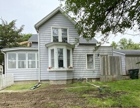Building Photo - 1623 5th Ave