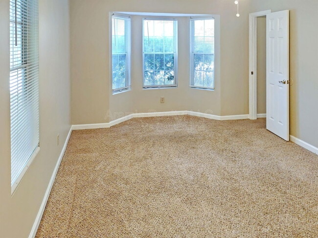 Building Photo - 117 Oriole Dr