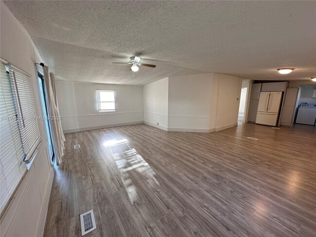 Building Photo - 3028 SW 50th St