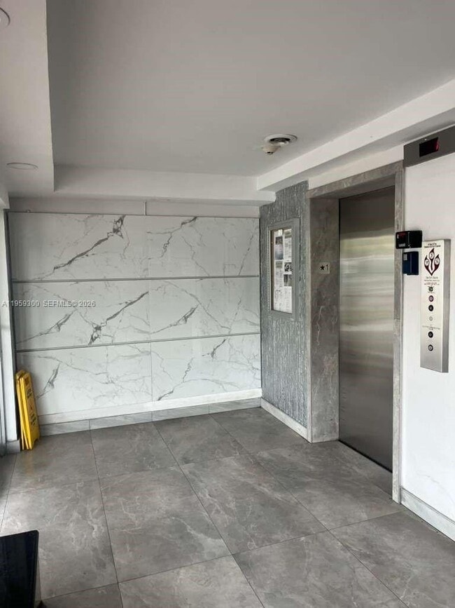 Building Photo - 1750 NE 191st St