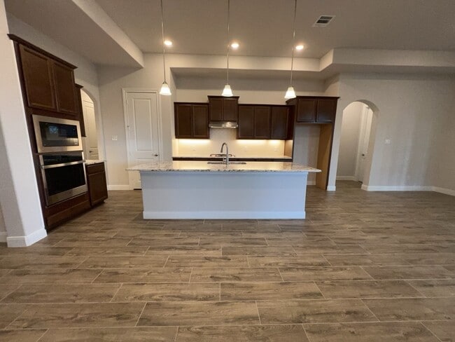 Building Photo - 5714 Caracara St