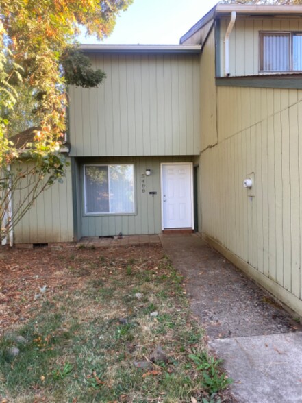 Primary Photo - 5499 Nicole Ct SE