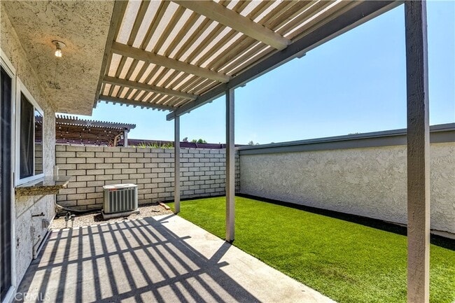 Building Photo - 11263 Knott Ave