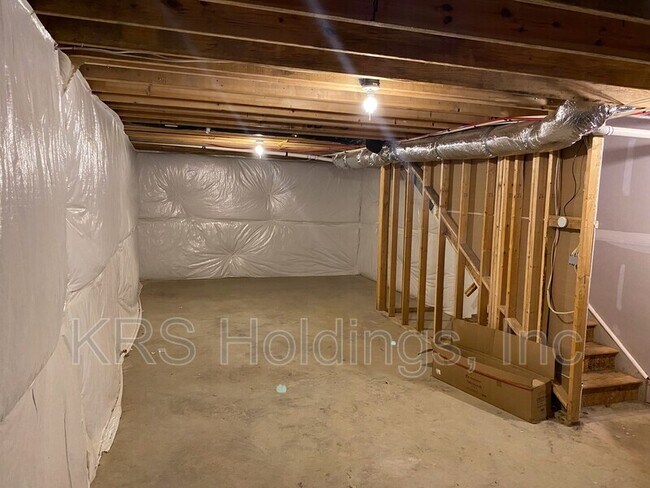 Building Photo - 379 Hunting Wood Dr