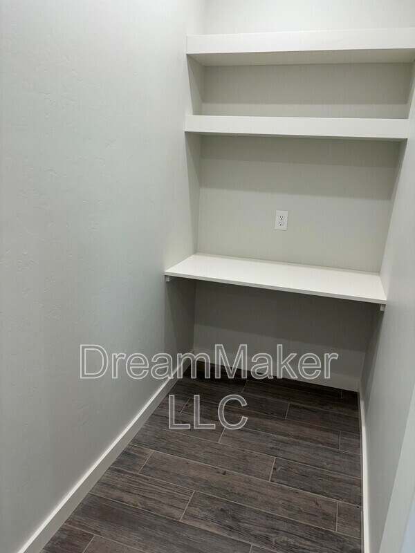Building Photo - 1028 Varenna Ln
