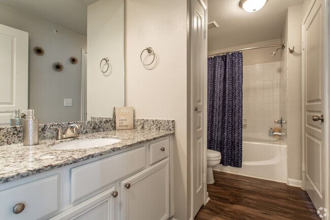 Building Photo - Luxury Living + $1,000 Off!