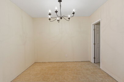 Building Photo - Corner 3 bed with Refrigerated AC