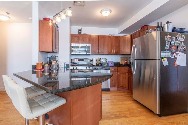 Building Photo - 535 Cambridge St