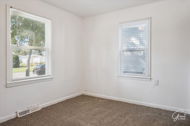 Building Photo - 3 Bedroom Ranch in Eastpointe! - $1,300