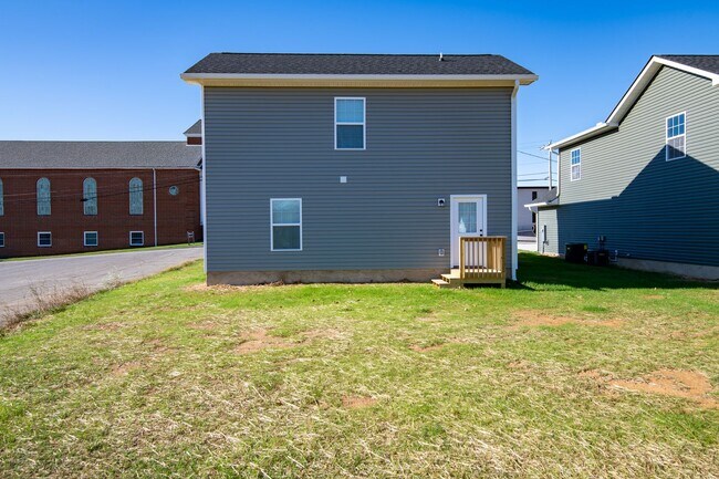 Building Photo - Maryville 37804 - Beautiful Maryville City home for rent! 4 bedroom, 2 bath home - Call Jeremy Lo...