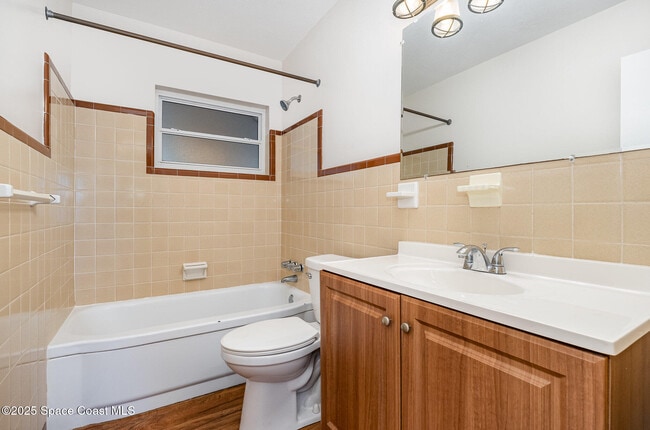 Building Photo - 738 Japonica Dr