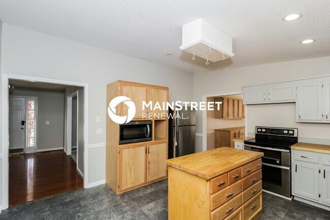 Building Photo - 3 Bedroom Pet-Friendly Home in CARTERSVILLE, GA with Main Street Renewal