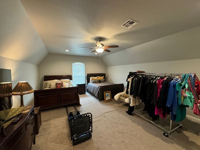 Building Photo - 629 Dumaine Dr