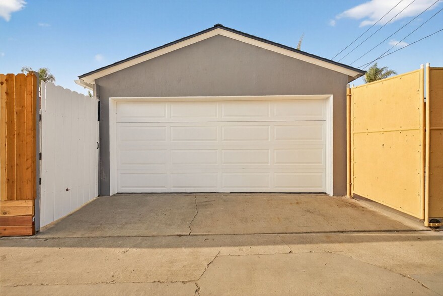 Building Photo - 242 Claremont Ave