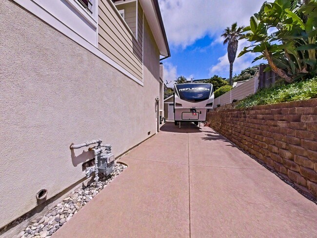 Building Photo - 33702 Calle Conejo