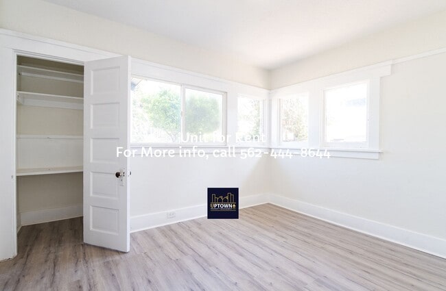 Building Photo - Duplex - 2 Bedroom/ 1 Bath - Santa Ana