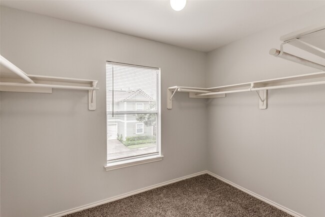 Building Photo - 1722 Redwing Bluff Dr