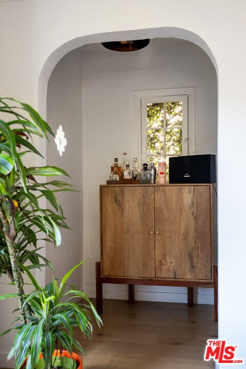 Building Photo - 502 N Sweetzer Ave