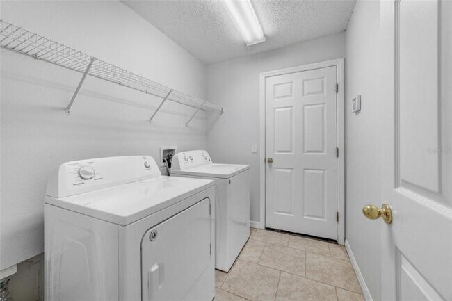 Building Photo - 439 Peace Ct