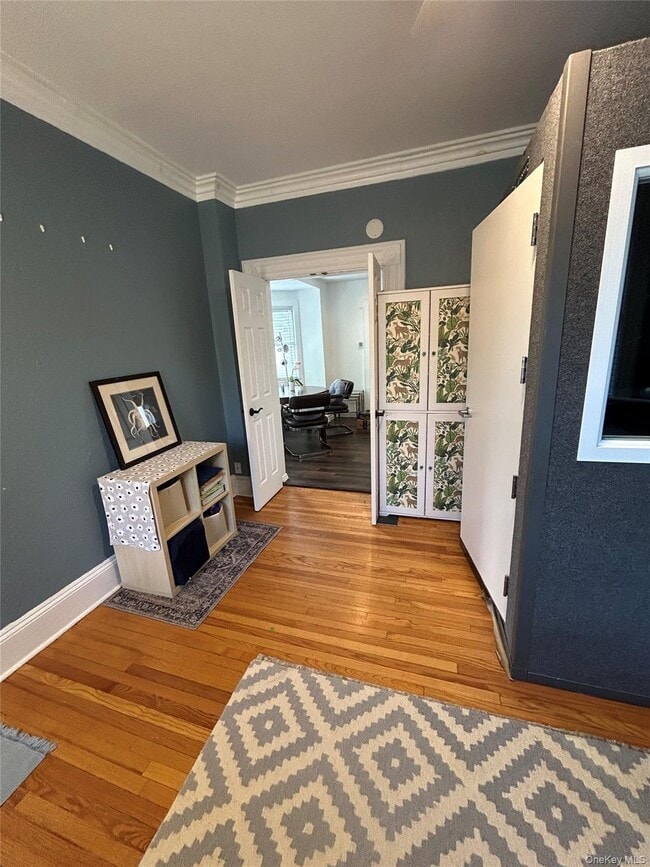 Building Photo - 29 Dale Ave