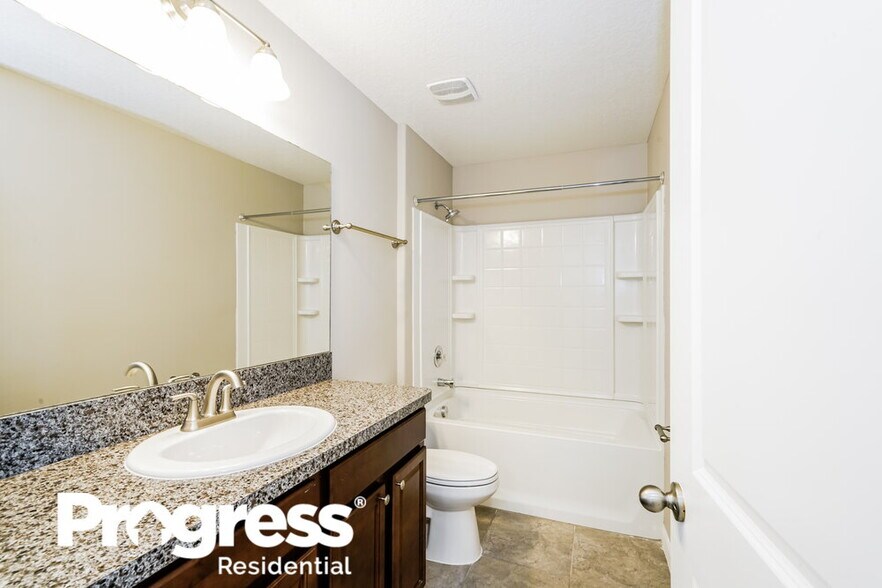 Building Photo - 15423 Dark Star Ln