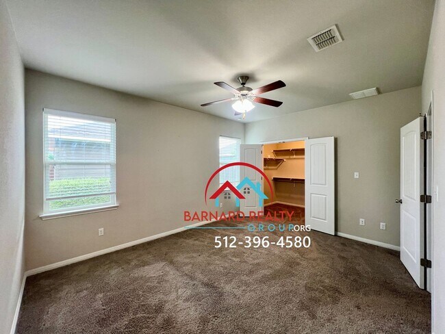 Building Photo - **APPLICATION PENDING!**2 bed/2 bath in De...