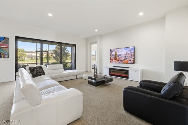 Building Photo - 4573 Tamarind Way