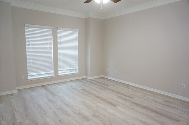 Building Photo - 4607 Forest Home Dr