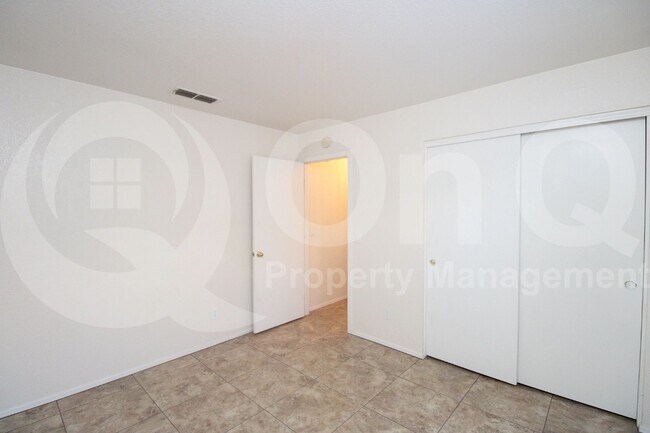Building Photo - 2316 E Kelton Ln
