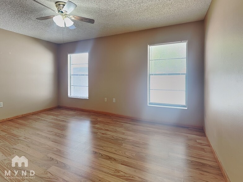 Building Photo - 2024 Sheffield Ct