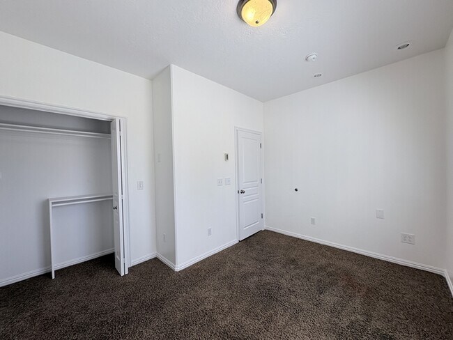 Building Photo - Peppercorn