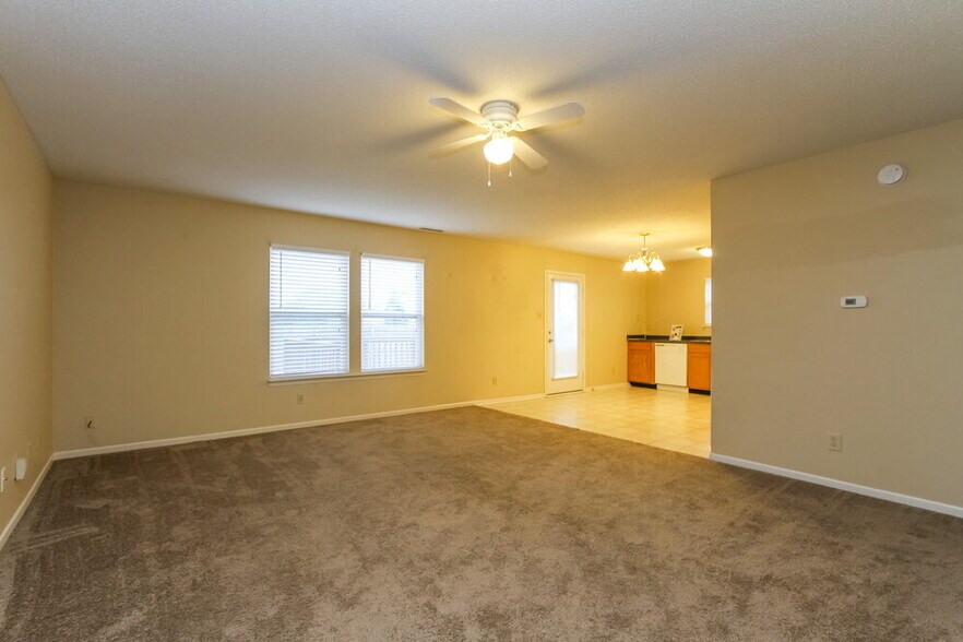 Building Photo - 2155 Summer Breeze Way