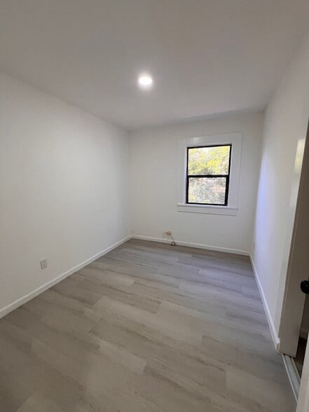 Building Photo - 2065 Alameda Ave